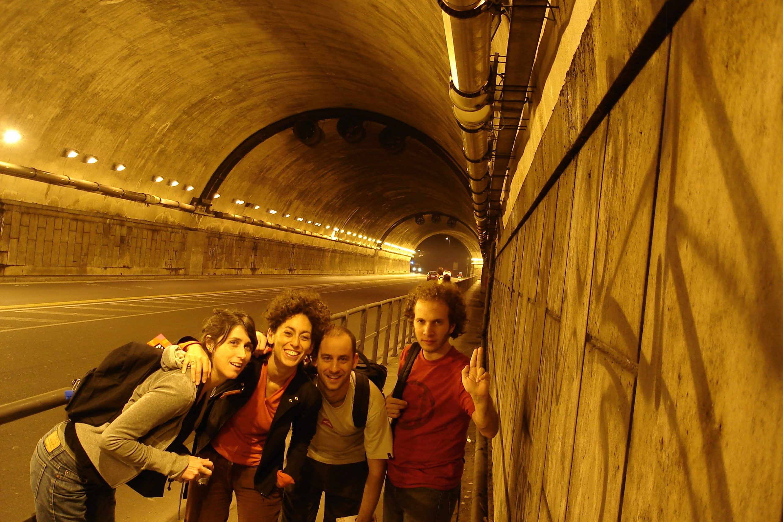 The Buenos Aires team working for Fox Channels Italy, photographed in a tunnel in 2006